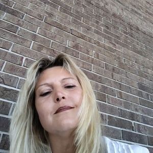 Meet your Posher, Deborah